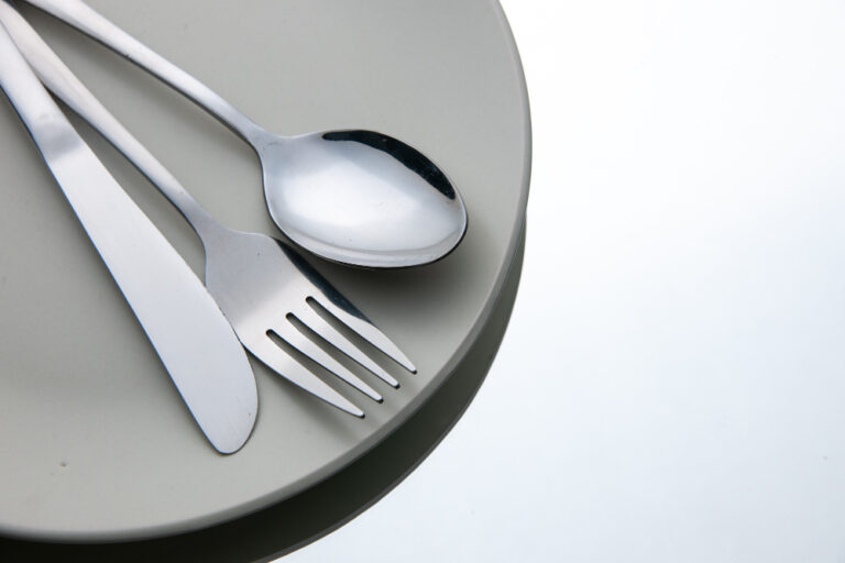How to Pawn Silverware and Flatware for Maximum Value