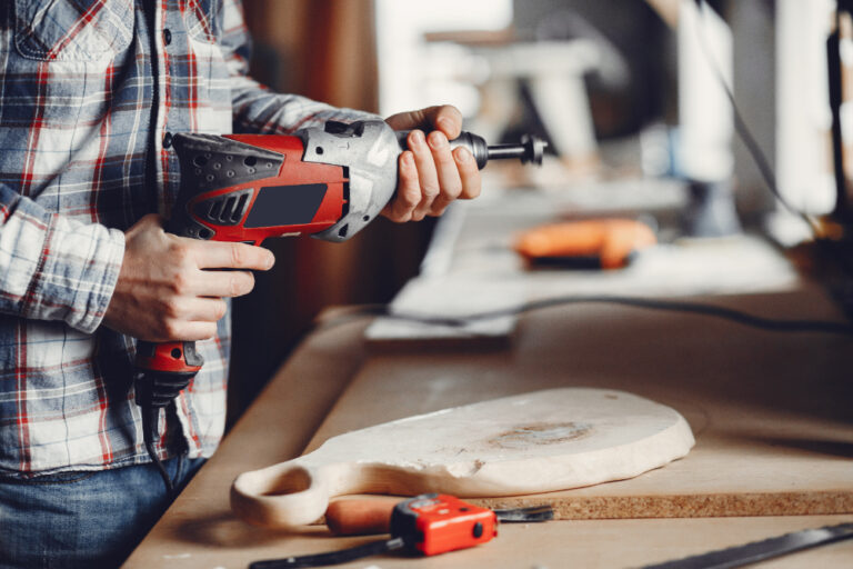 Why Contractors and DIYers Shop Pawn Stores for Discounted Equipment