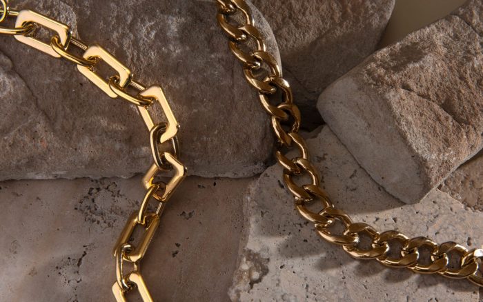 gold-FP Closeup of gold necklaces illustrates blog : "Pawn Shops and Broken Jewelry: What You Need To Know"