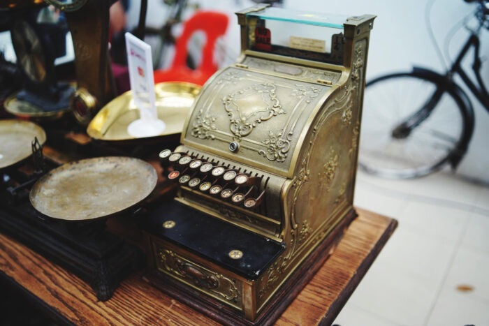 29396460 Vintage items pawn shop appraisal for vinyl records and collectibles